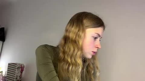 Snapshot of mariluspringle chatting on 02.22.26 Elisabeth online show from 02.22.26