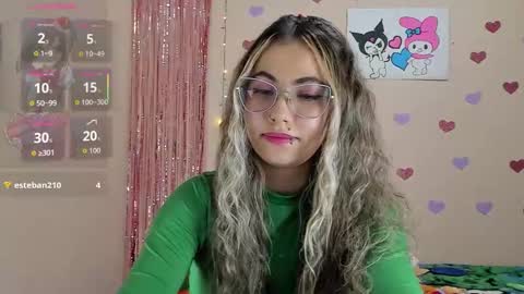 Snapshot of marilycrown_1 chatting on 02.10.26 marily online show from 02.10.26