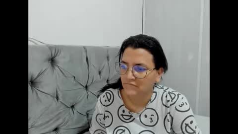 Snapshot of marilyn_garcia chatting on 01.27.25 MARILYN SEXY online show from 01.27.25