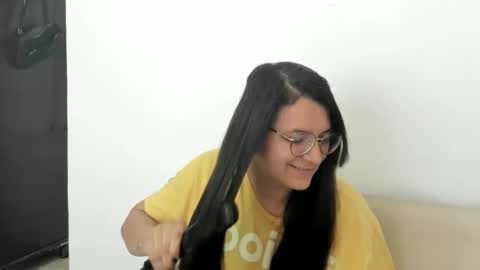 Snapshot of marilyn_garcia chatting on 02.27.25 MARILYN SEXY online show from 02.27.25