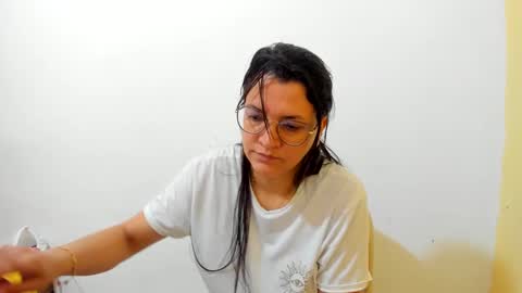 Snapshot of marilyn_garcia chatting on 10.13.25 MARILYN SEXY online show from 10.13.25