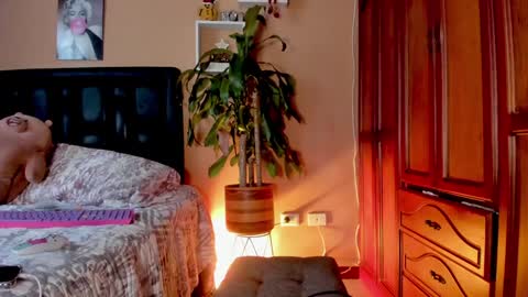 Snapshot of marilyn_rouse2 chatting on 12.05.24 marilyn rouse online show from 12.05.24