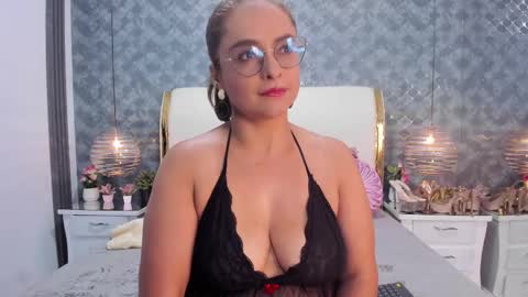 Snapshot of marilynvega77 chatting on 01.16.26 Marilyn Vega online show from 01.16.26