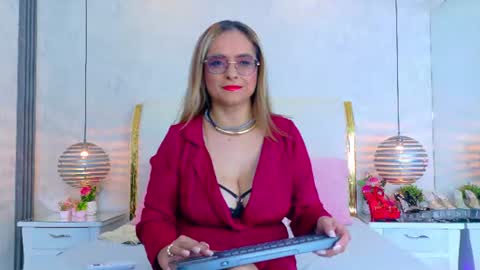 Snapshot of marilynvega77 chatting on 08.04.26 Marilyn Vega online show from 08.04.26