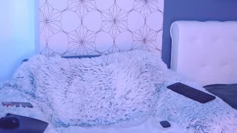 Snapshot of marimais chatting on 01.17.25 Mary Mais online show from 01.17.25