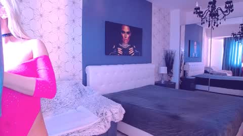 Snapshot of marimais chatting on 01.20.25 Mary Mais online show from 01.20.25