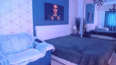 Snapshot of marimais chatting on 02.14.25 Mary Mais online show from 02.14.25