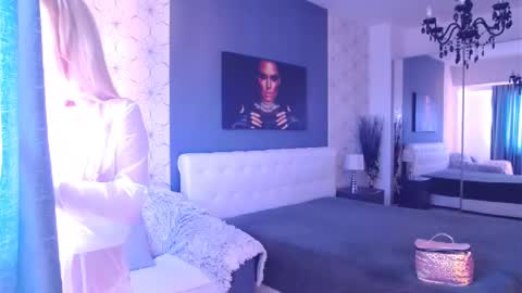 Snapshot of marimais chatting on 03.05.25 Mary Mais online show from 03.05.25