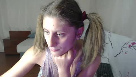 Snapshot of marina1995d chatting on 04.22.26 FOREVER YOURS online show from 04.22.26