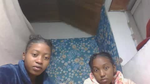 Snapshot of marinagold69 chatting on 05.28.26 marinagold69 online show from 05.28.26