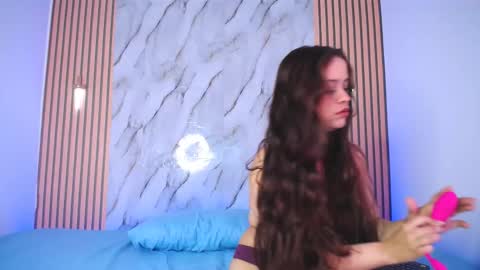 Marinella16 online show from 10.13.25