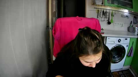 MarinettaQhot online show from 01.11.25