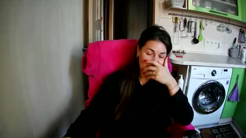 MarinettaQhot online show from 01.12.25