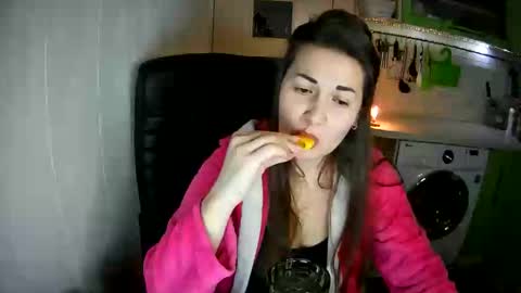 MarinettaQhot online show from 01.30.25
