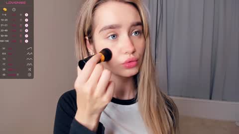Alivia. online show from 12.25.24