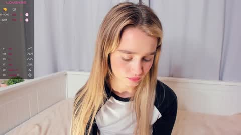 Alivia. online show from 12.25.24