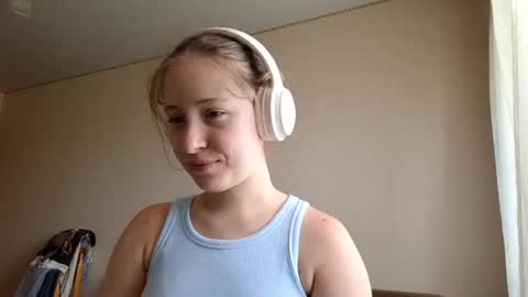 Snapshot of marionpierce chatting on 06.20.26 Mia online show from 06.20.26