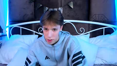 Snapshot of mark_branston chatting on 11.02.25 Mark online show from 11.02.25