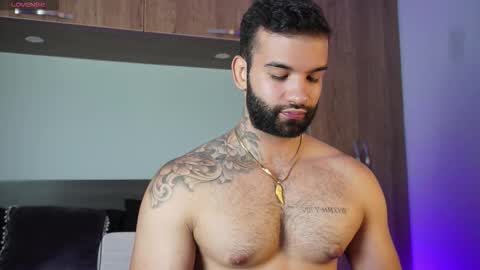 Mark online show from 10.10.25