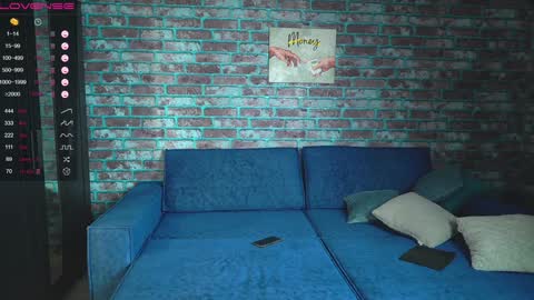 Mark online show from 02.04.25