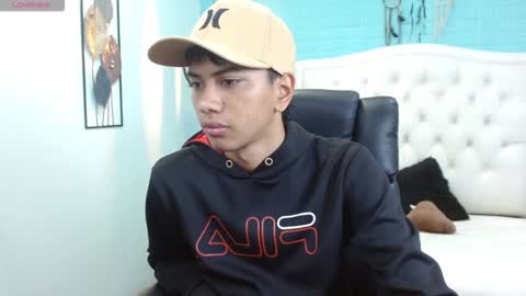 Snapshot of markbowie chatting on 09.28.25 markbowie online show from 09.28.25