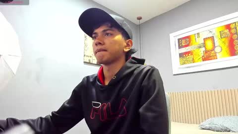 Snapshot of markbowie chatting on 09.30.25 markbowie online show from 09.30.25