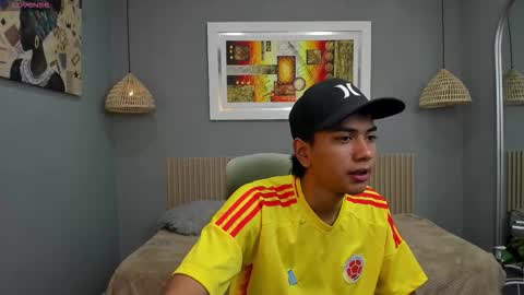 Snapshot of markbowie chatting on 10.02.25 markbowie online show from 10.02.25