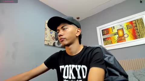 Snapshot of markbowie chatting on 10.03.25 markbowie online show from 10.03.25