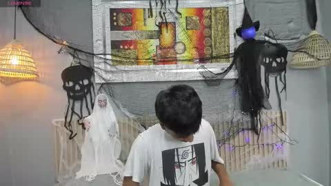 Snapshot of markbowie chatting on 10.16.25 markbowie online show from 10.16.25