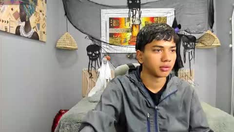 Snapshot of markbowie chatting on 10.18.25 markbowie online show from 10.18.25