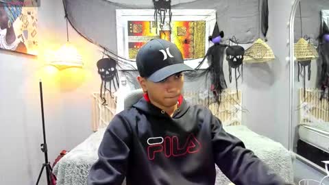 Snapshot of markbowie chatting on 10.20.25 markbowie online show from 10.20.25