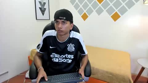 Snapshot of markbowie chatting on 10.23.25 markbowie online show from 10.23.25