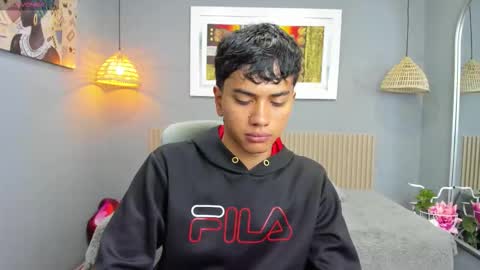 Snapshot of markbowie chatting on 11.08.25 markbowie online show from 11.08.25