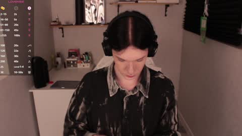 Mark online show from 01.04.25