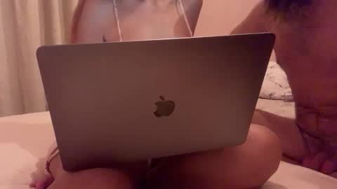 Snapshot of markiza_karabasa chatting on 10.16.25 Adam and Eve online show from 10.16.25