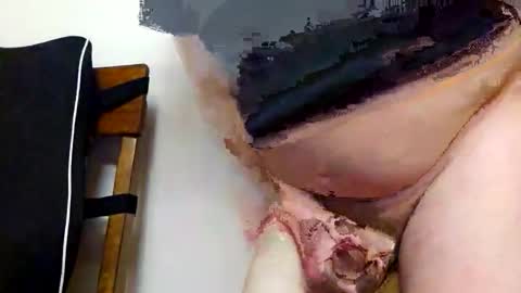 Snapshot of marky1954 chatting on 12.31.24 markedman online show from 12.31.24