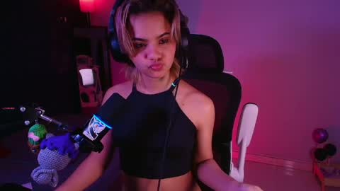 Snapshot of marlena3312 chatting on 04.22.26 Marlena online show from 04.22.26