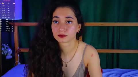 Snapshot of marlenerios chatting on 11.07.25 marlenerios online show from 11.07.25