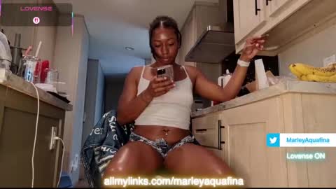 Snapshot of marleymadness9 chatting on 09.25.25 MarleyAquafina online show from 09.25.25