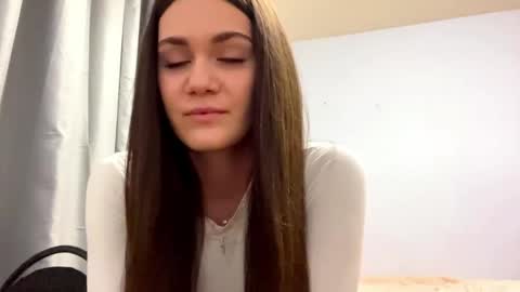 Snapshot of marlysronk chatting on 05.06.26 Mary online show from 05.06.26
