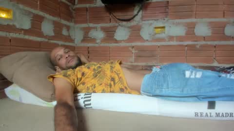 MAX online show from 01.05.25