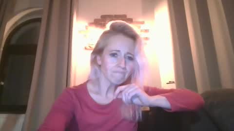 Snapshot of marrygorund chatting on 01.16.25 MaryGoRound online show from 01.16.25