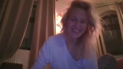 Snapshot of marrygorund chatting on 01.17.25 MaryGoRound online show from 01.17.25