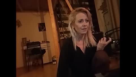 Snapshot of marrygorund chatting on 01.19.25 MaryGoRound online show from 01.19.25