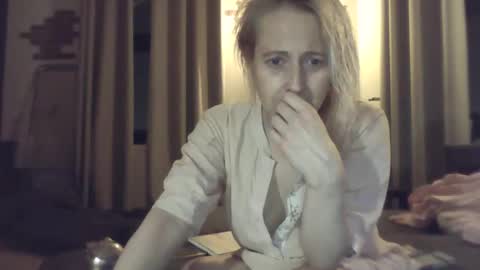 Snapshot of marrygorund chatting on 02.24.25 MaryGoRound online show from 02.24.25