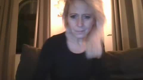 Snapshot of marrygorund chatting on 02.28.25 MaryGoRound online show from 02.28.25