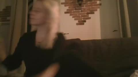 Snapshot of marrygorund chatting on 03.09.25 MaryGoRound online show from 03.09.25