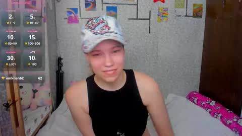 Snapshot of marryjanes chatting on 10.02.25 marryjanes online show from 10.02.25