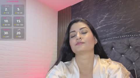 Snapshot of marscarlett chatting on 10.04.25 marscarlett online show from 10.04.25