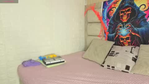 Snapshot of marscarlett chatting on 10.29.25 marscarlett online show from 10.29.25